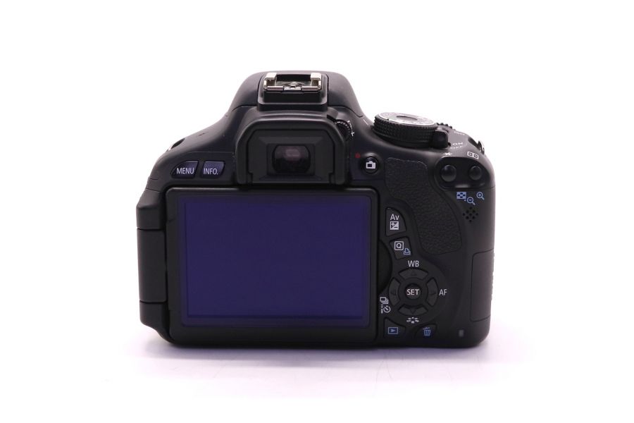 Canon EOS 600D kit (пробег 1110 кадров)