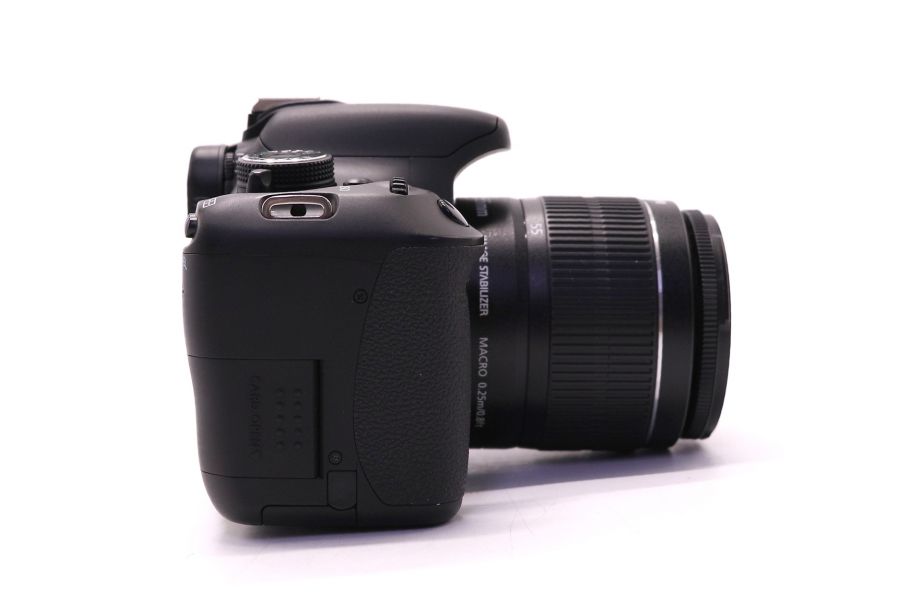 Canon EOS 600D kit (пробег 1110 кадров)