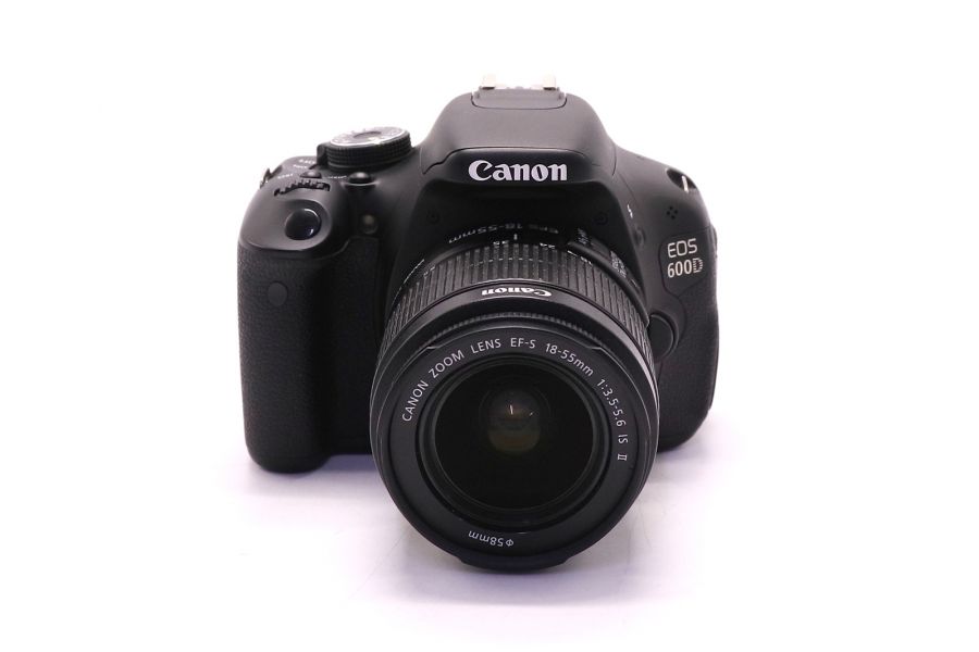 Canon EOS 600D kit (пробег 1110 кадров)