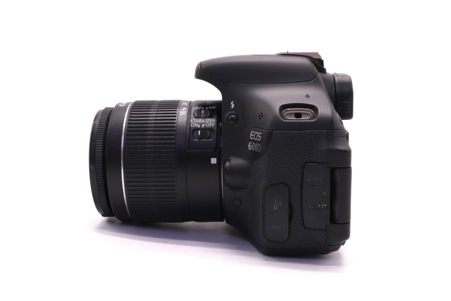 Canon EOS 600D kit в упаковке (пробег 4330 кадров)