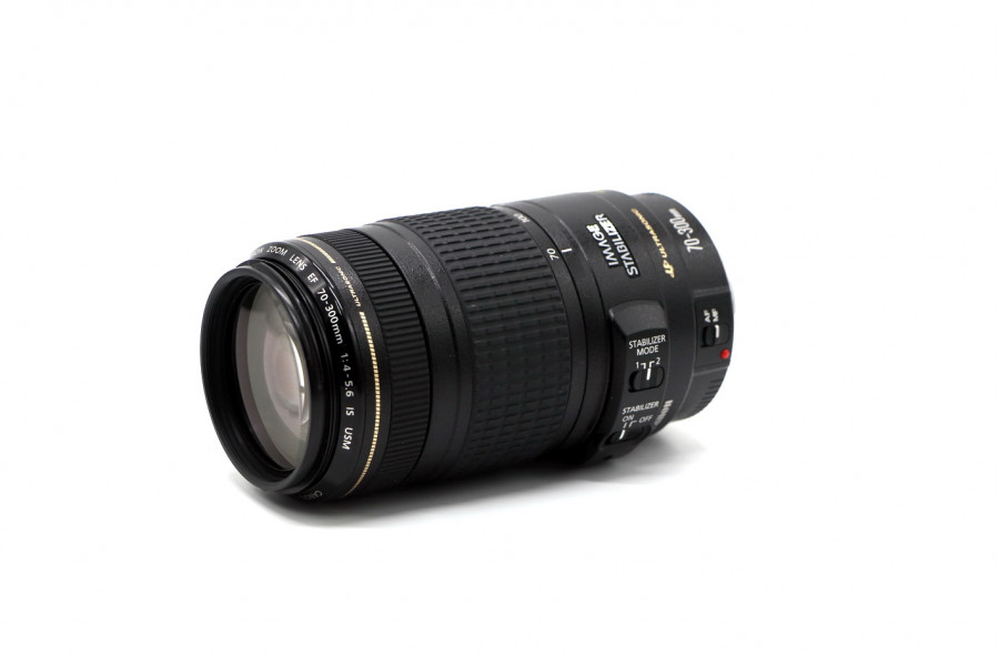 Canon EF 70-300mm f/4.0-5.6 IS USM в упаковке