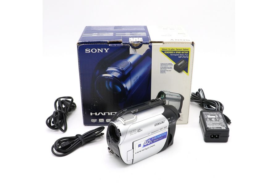 Видеокамера Sony DCR-DVD109E в упаковке