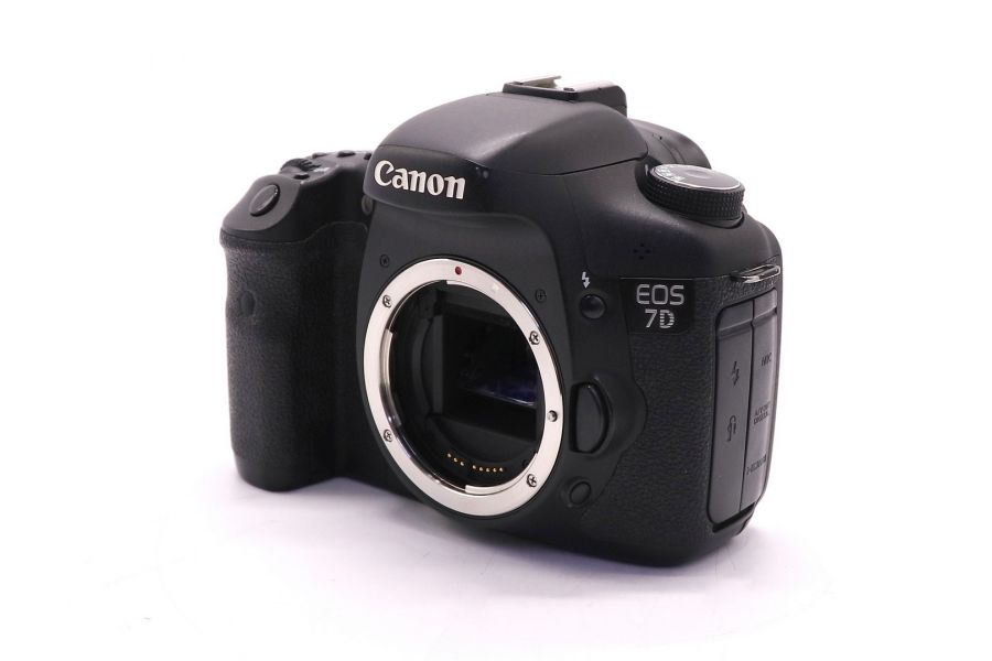 Фотокамера Canon EOS 7D body (пробег 69570 кадров)