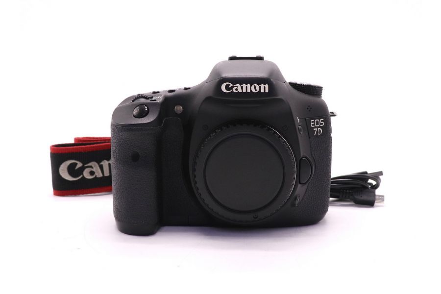 Фотокамера Canon EOS 7D body (пробег 69570 кадров)