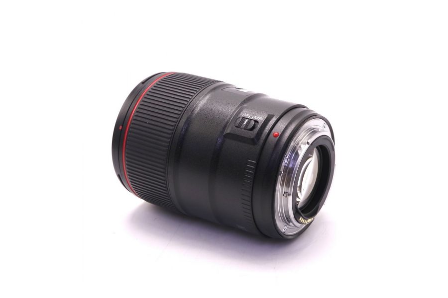 Canon EF 35mm f/1.4L II USM в упаковке