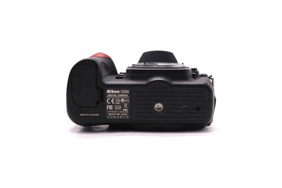 Фотокамера Nikon D200 body (пробег 38000 кадров)