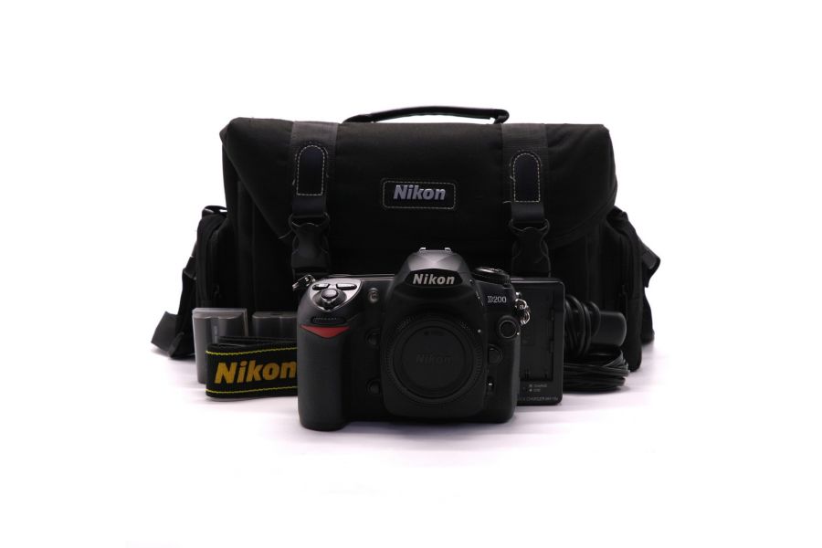 Фотокамера Nikon D200 body (пробег 38000 кадров)
