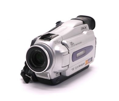 Цифровая видеокамера Sony DCR-TRV16E miniDV