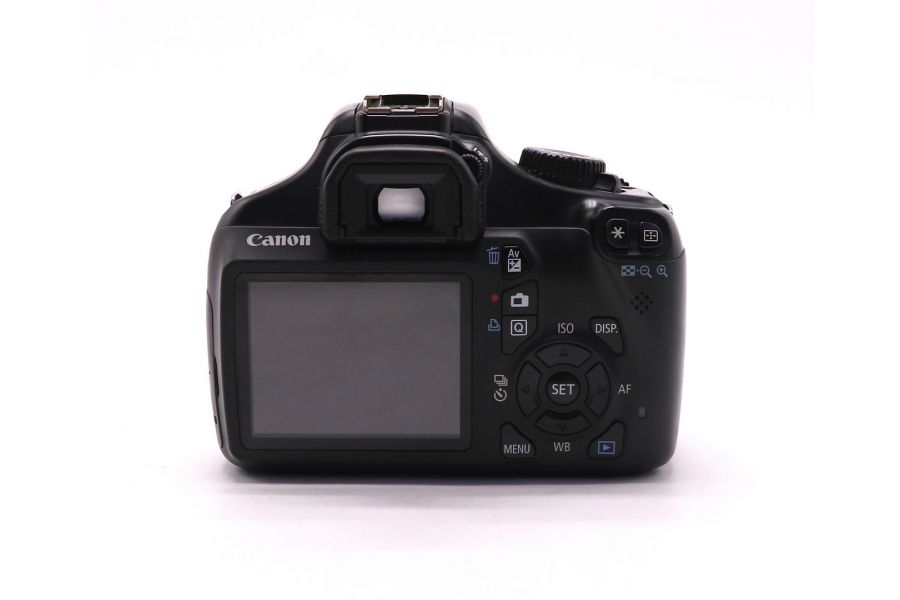 Canon EOS 1100D kit (пробег 9000 кадров) 