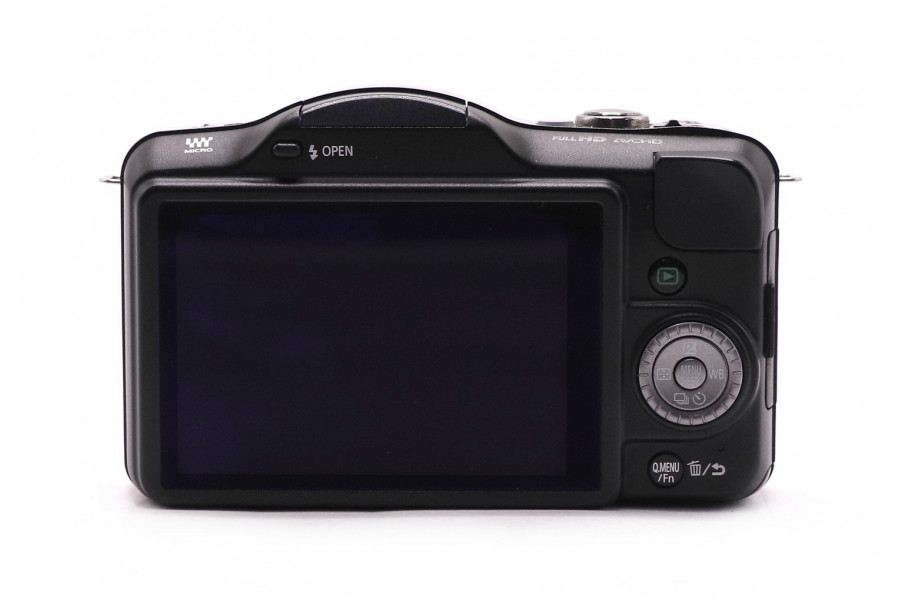 Panasonic Lumix DMC-GF3 kit black (пробег 3165 кадров)