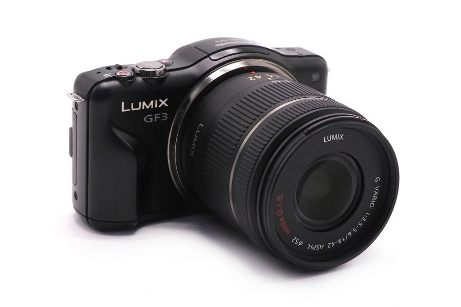 Panasonic Lumix DMC-GF3 kit black (пробег 3165 кадров)