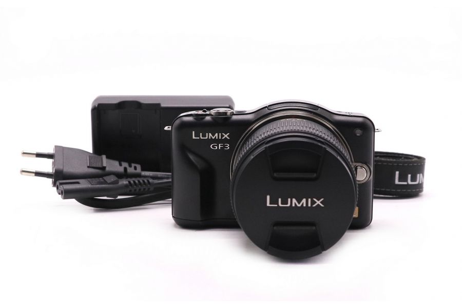 Panasonic Lumix DMC-GF3 kit black (пробег 3165 кадров)