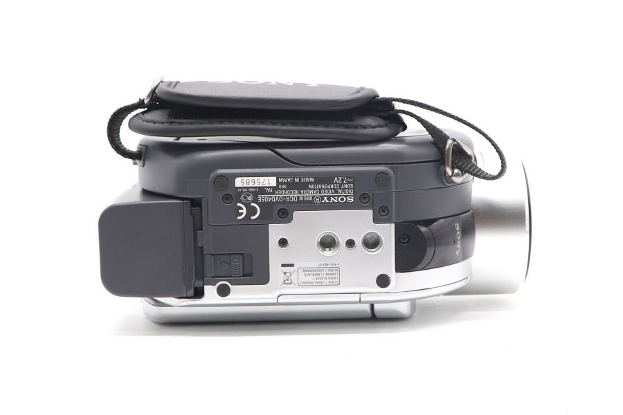Цифровая серая видеокамера Sony DCR-DVD405E