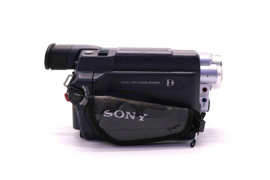 Видеокамера Sony DCR-TRV355E