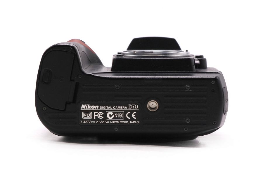 Фотокамера Nikon D70 body (пробег 11500 кадров)