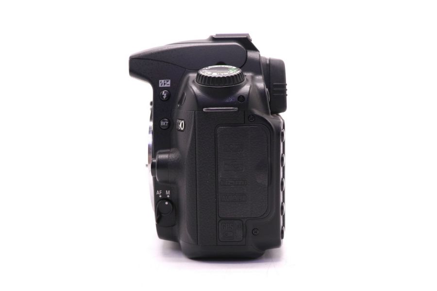 Nikon D90 body (пробег 20000 кадров)