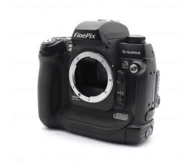Фотокамера зеркальная Fujifilm FinePix S3 Pro body
