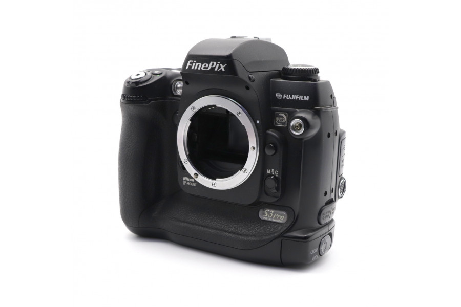 Фотокамера зеркальная Fujifilm FinePix S3 Pro body