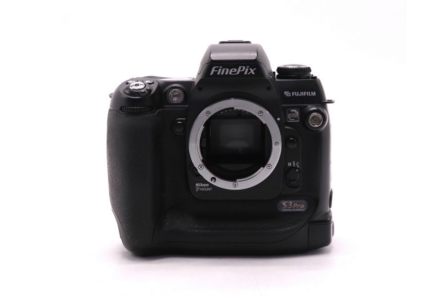 Фотокамера зеркальная Fujifilm FinePix S3 Pro body