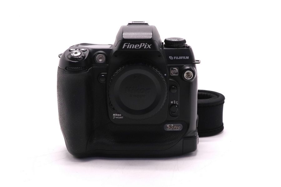 Фотокамера зеркальная Fujifilm FinePix S3 Pro body