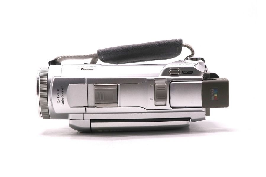 Компактная цифровая видеокамера Sony DCR-HC85E