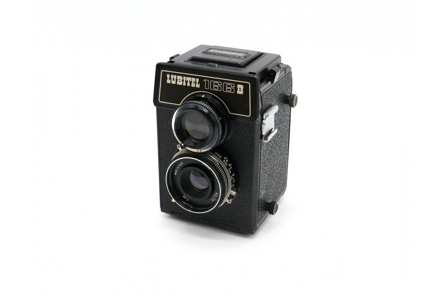 Пленочный фотоаппарат Любитель 166В (ЛОМО, 1983)