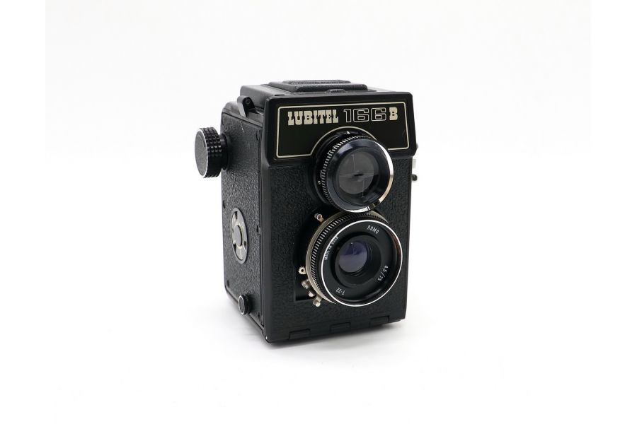 Пленочный фотоаппарат Любитель 166В (ЛОМО, 1983)