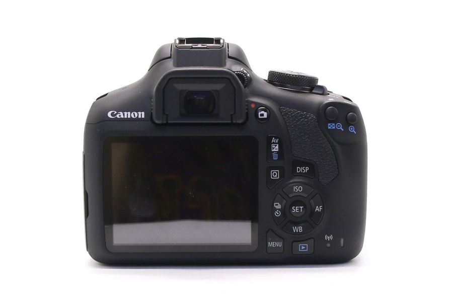 Canon EOS 2000D kit в упаковке (пробег 6240 кадров)
