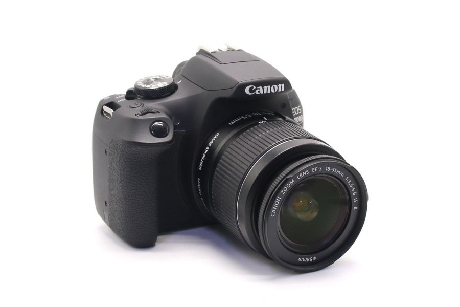 Canon EOS 2000D kit в упаковке (пробег 6240 кадров)