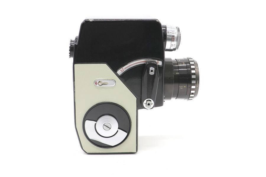 Кинокамера советская Лада комплект (СССР, 1969)