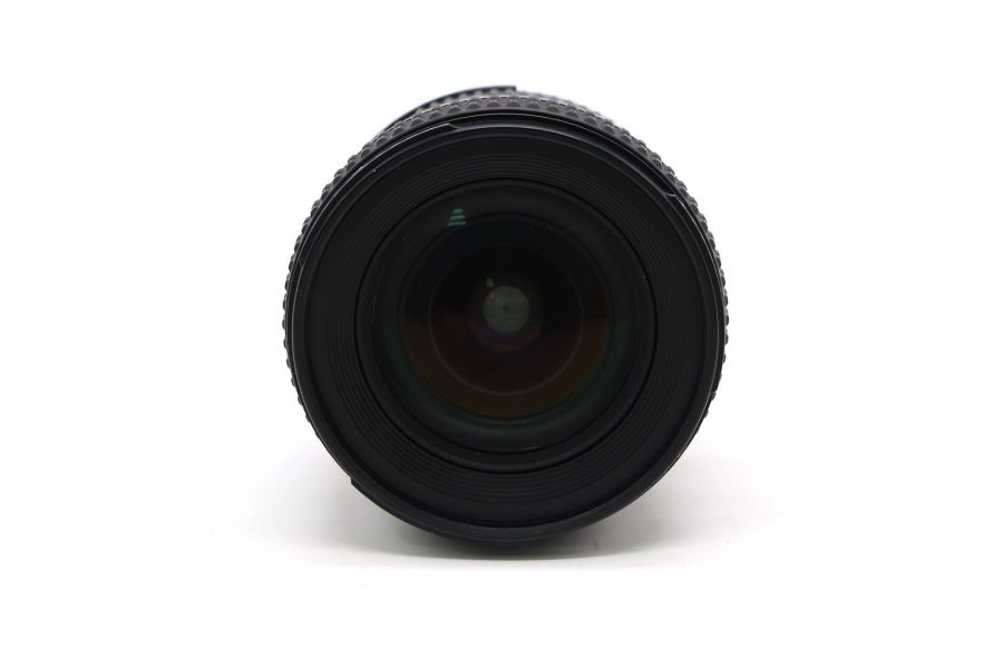 Объектив Nikon 20mm f/2.8D Nikkor в упаковке