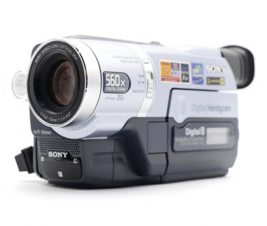 Видеокамера начального уровня Sony DCR-TRV140E