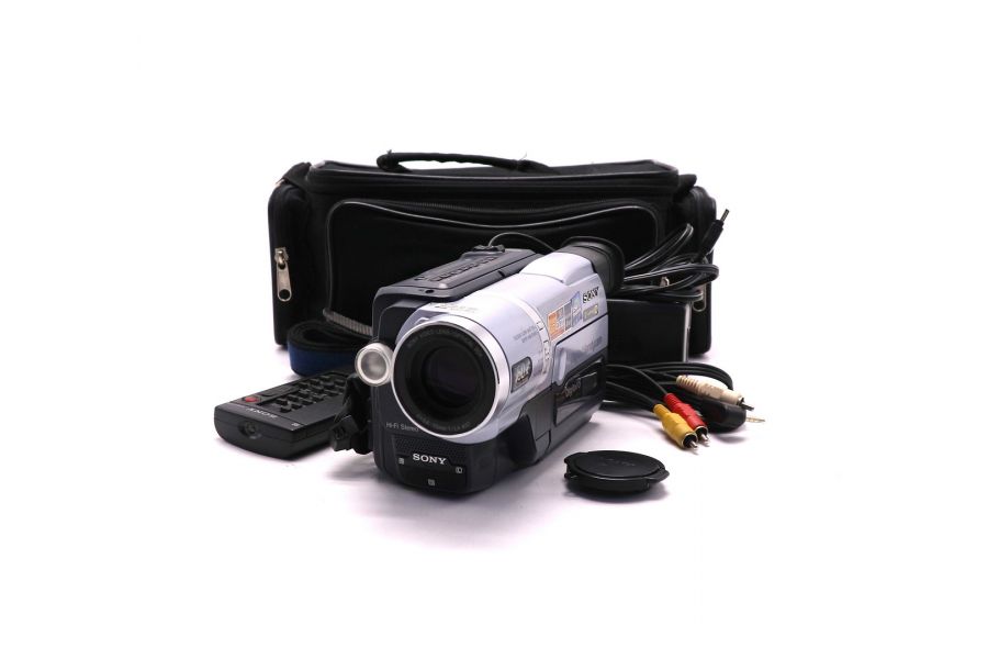 Видеокамера начального уровня Sony DCR-TRV140E