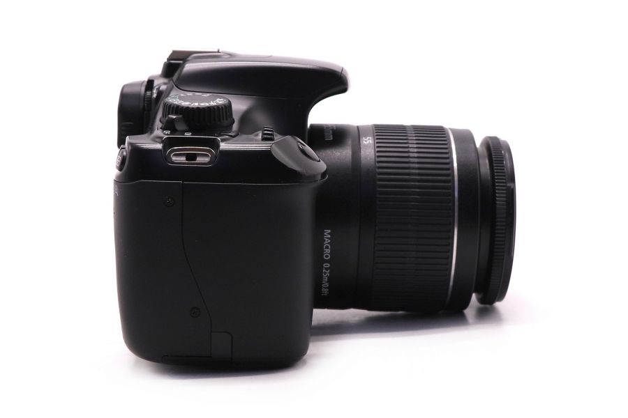 Canon EOS 1100D kit (пробег 25570 кадров)