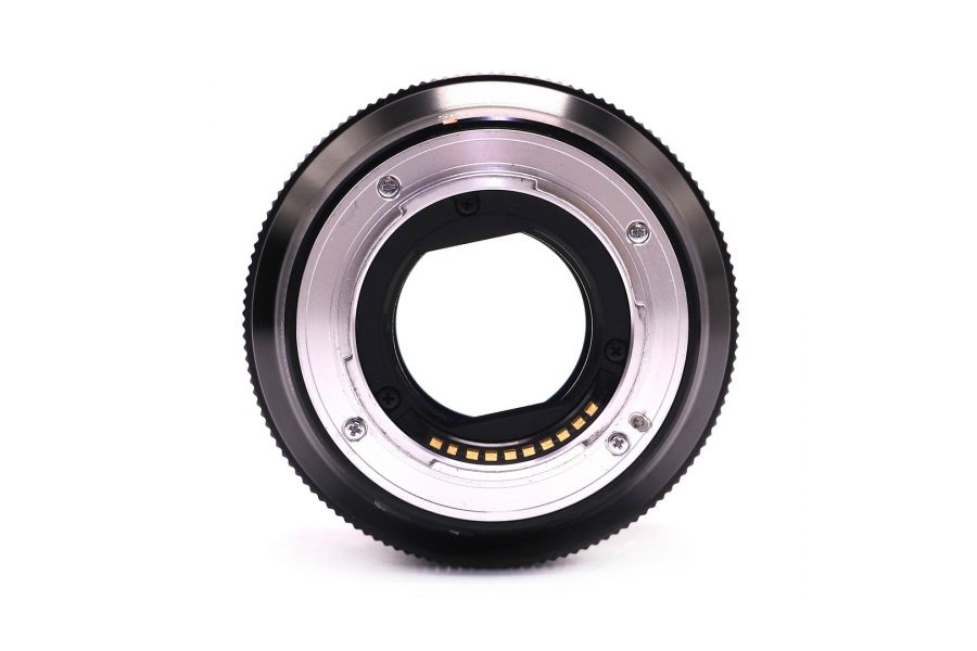 Цифровой объектив Fujifilm XF 56mm f/1.2 R в упаковке