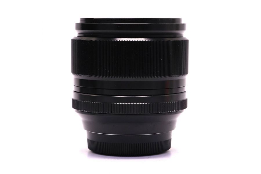 Цифровой объектив Fujifilm XF 56mm f/1.2 R в упаковке