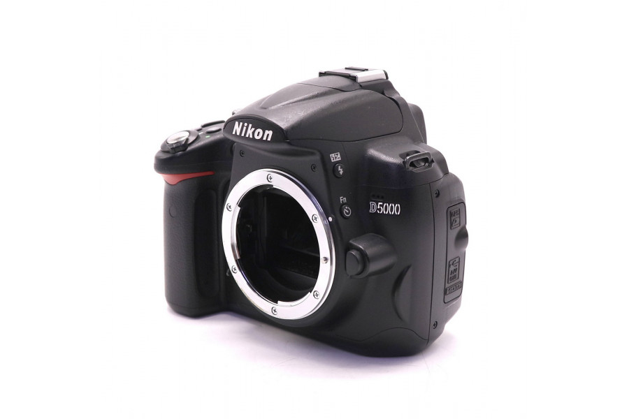 Фотоаппарат Nikon D5000 body (пробег 9710 кадров)