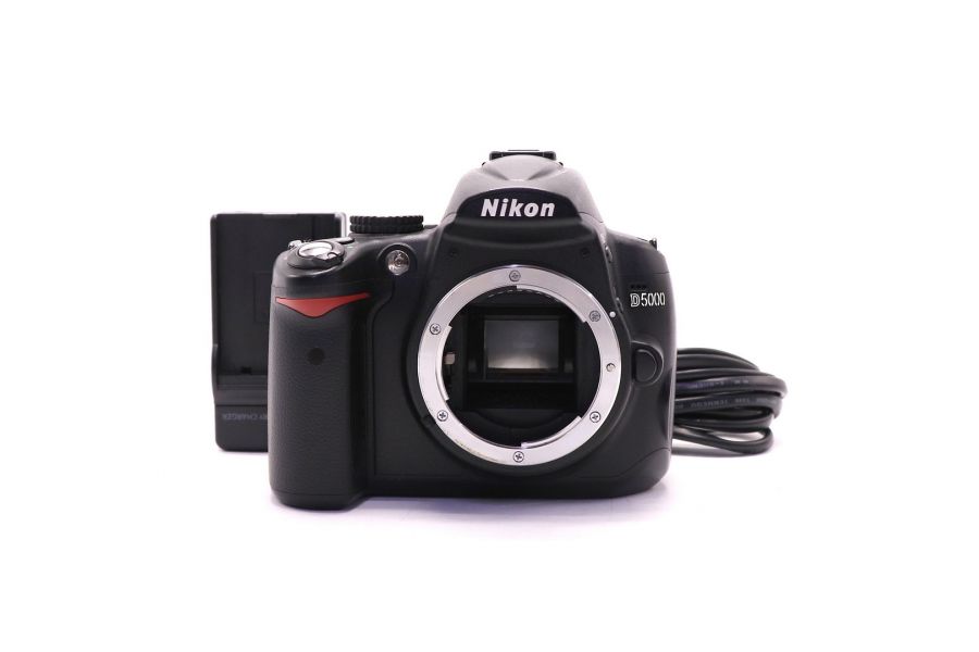 Фотоаппарат Nikon D5000 body (пробег 9710 кадров)