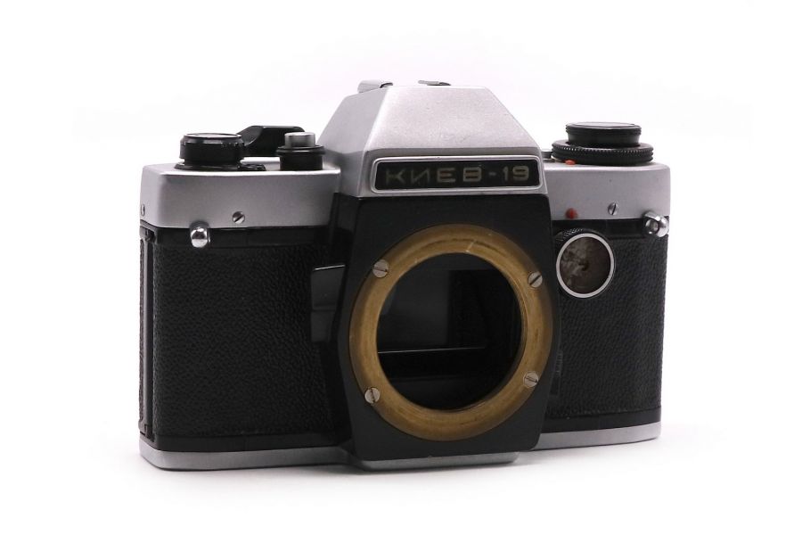 Советский зеркальный фотоаппарат Киев 19 body М42