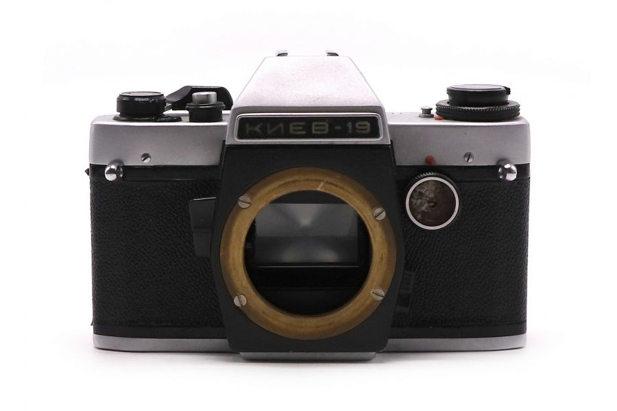 Советский зеркальный фотоаппарат Киев 19 body М42