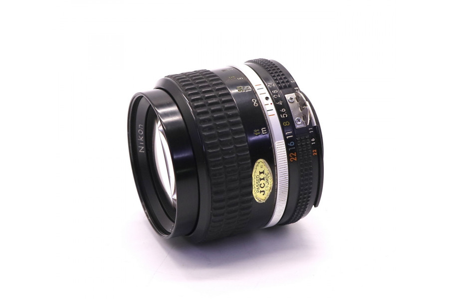 Мануальный объектив Nikon AI-S 85mm f/2 Nikkor