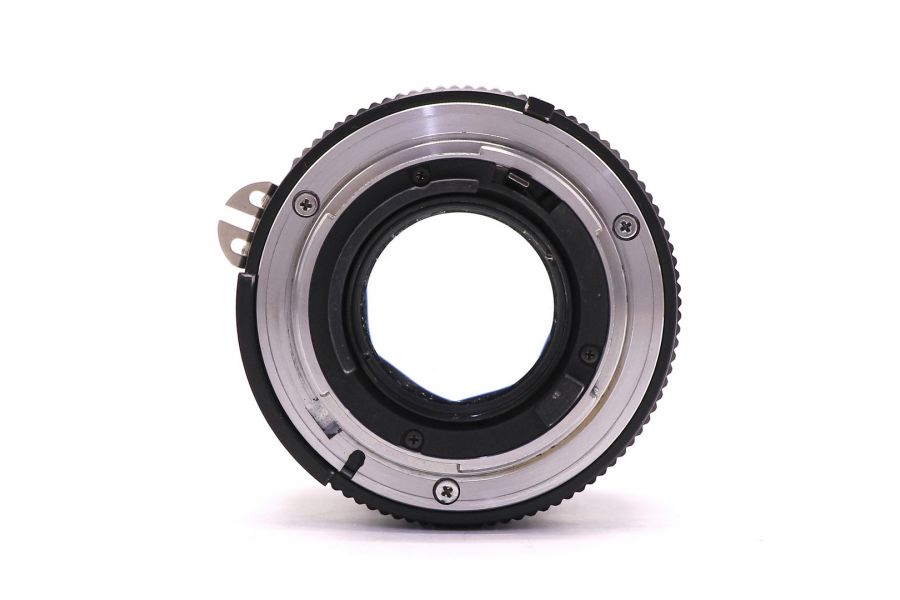 Мануальный объектив Nikon AI-S 85mm f/2 Nikkor