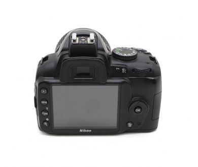 Фотокамера Nikon D3000 kit (пробег 9340 кадров)