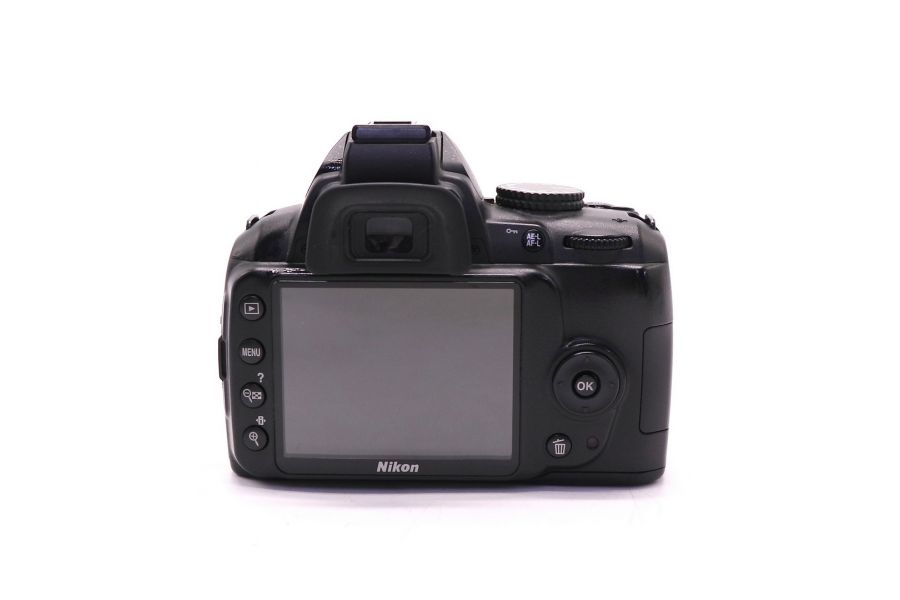 Фотокамера Nikon D3000 kit (пробег 8240 кадров)