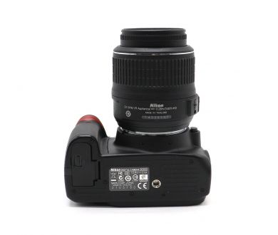Фотокамера Nikon D3000 kit (пробег 9340 кадров)