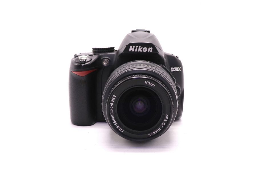 Фотокамера Nikon D3000 kit (пробег 8240 кадров)