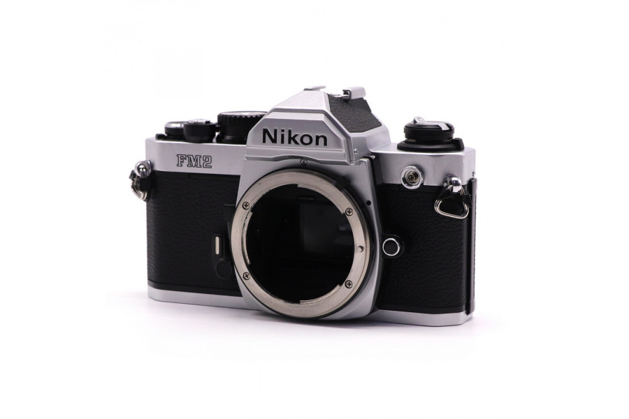 Полупрофессиональная зеркальная камера Nikon FM2n