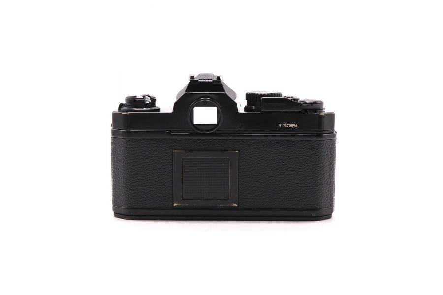 Полупрофессиональная зеркальная камера Nikon FM2n