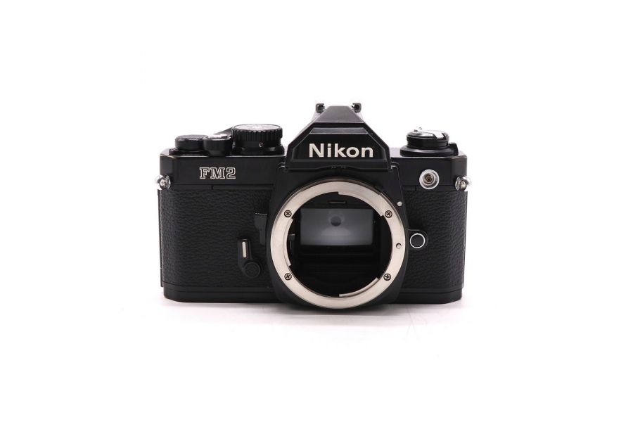 Полупрофессиональная зеркальная камера Nikon FM2n