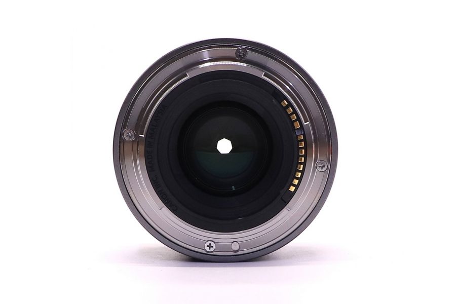 Canon RF 50mm f/1.8 STM в упаковке
